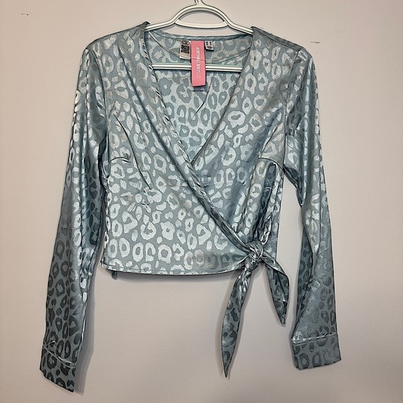 Something New Tops - Something New Metallic Wrap Tie Top - Size XS silver/blue Shinny Stylish cropped